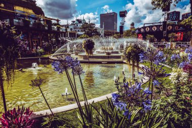 Kopenhag 'daki güzel park ve bahçe. Çekim