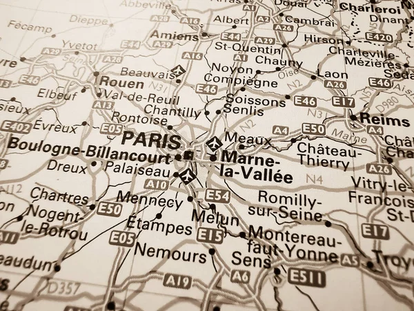 关于欧洲路线图的巴黎 — 图库照片