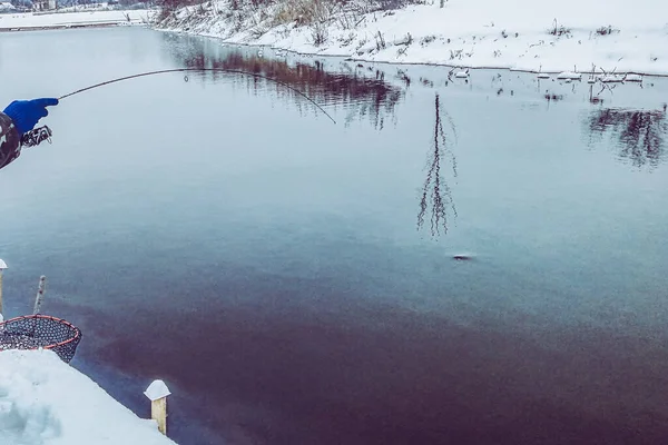 Pesca Alla Trota Sul Lago — Foto Stock