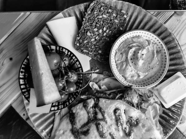 Omlet Sebzeli Lezzetli Bir Kahvaltı — Stok fotoğraf