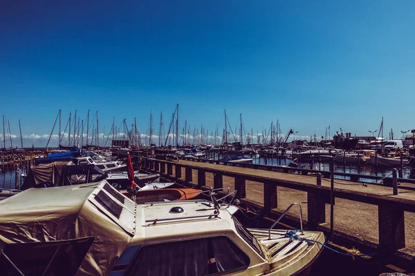 Barcos en el muelle — Foto de Stock