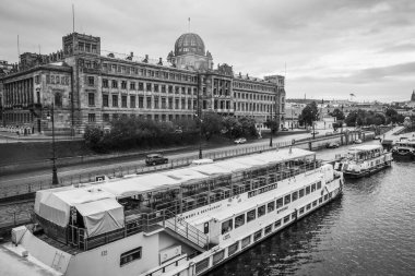 Güz Prag 'ın güzel sokakları ve mimarisi