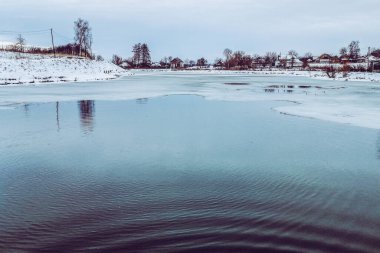 Gölde alabalık avı