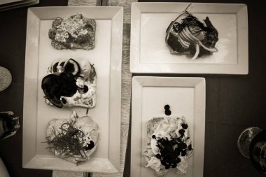 Geleneksel Danimarka Sandviçleri Tabakta