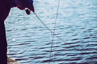 Gölde alabalık avı