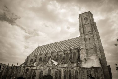 Muhteşem Mimarlık ve Kırbaç Kiliseleri