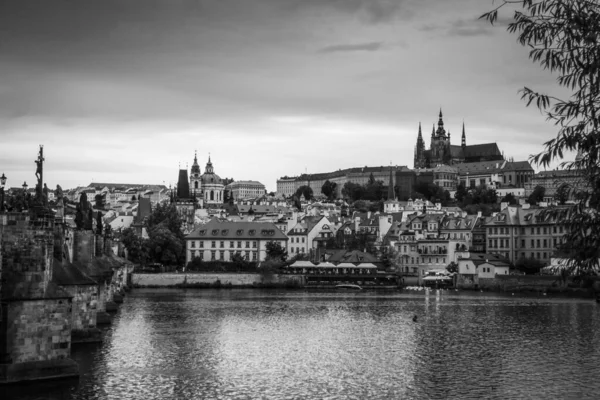 Schöne Straßen Und Architektur Des Herbstlichen Prag — Stockfoto