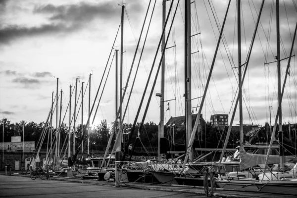 Beautiful Pier Evening Beautiful Sailing Yachts — Stock Photo, Image