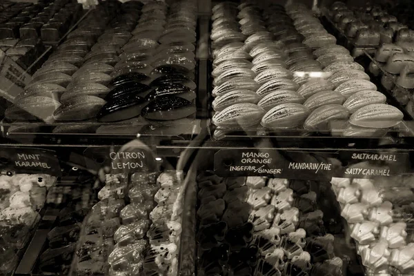 Belas Frutas Orgânicas Uma Janela Loja — Fotografia de Stock