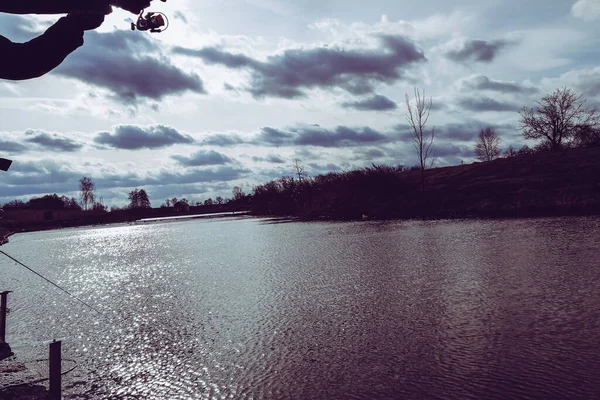 Pesca Sullo Sfondo Del Lago — Foto Stock