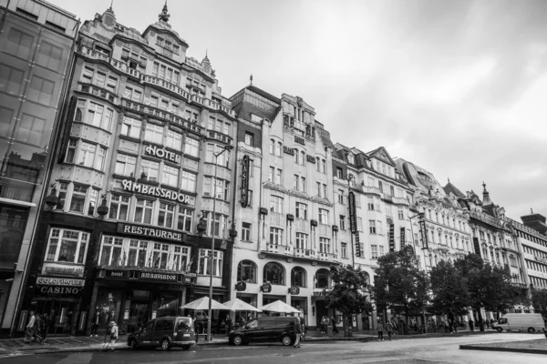 Schöne Straßen Und Architektur Des Herbstlichen Prag — Stockfoto