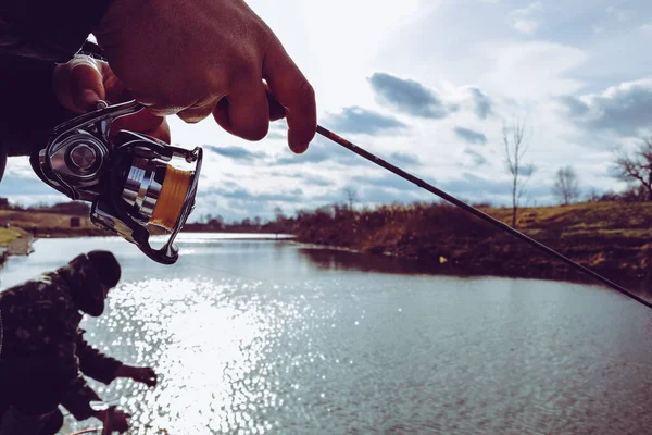 湖での釣りは — ストック写真