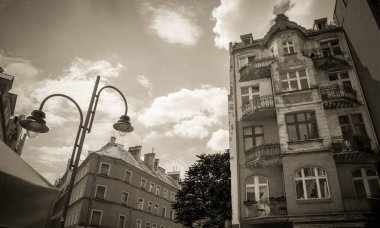 Eski Polonya şehrinin mimarisi. Pençe