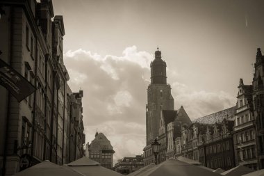 Muhteşem Mimarlık ve Kırbaç Kiliseleri