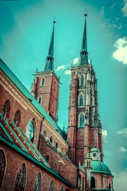 Muhteşem Mimarlık ve Kırbaç Kiliseleri