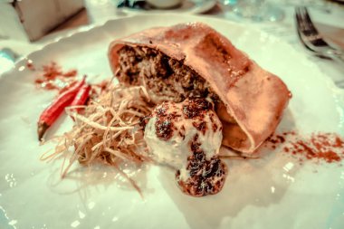 Ulusal Ukrayna yemekleri tabakta