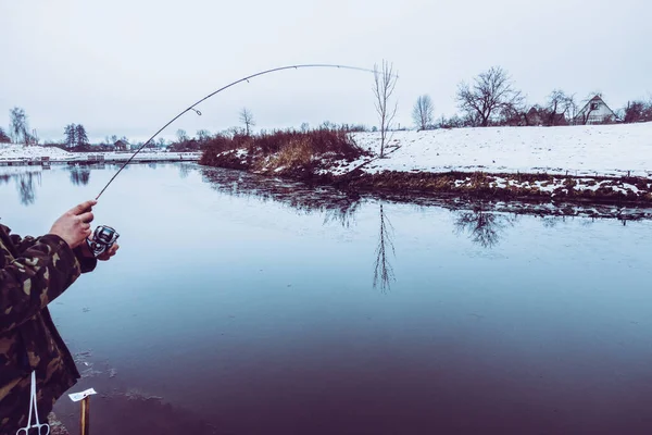 Pisztránghalászat Tavon — Stock Fotó