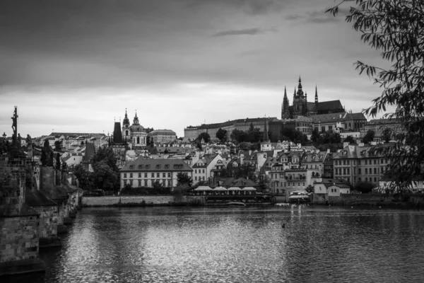 Schöne Straßen Und Architektur Des Herbstlichen Prag — Stockfoto