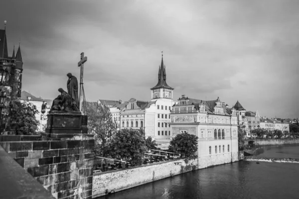 Schöne Straßen Und Architektur Des Herbstlichen Prag — Stockfoto