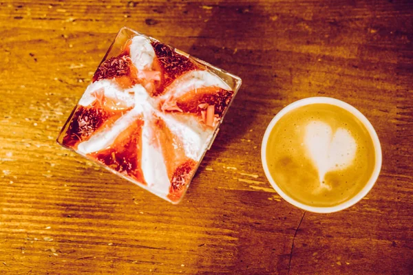 Café Helado Sobre Fondo Madera —  Fotos de Stock