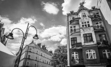 Eski Polonya şehrinin mimarisi. Pençe