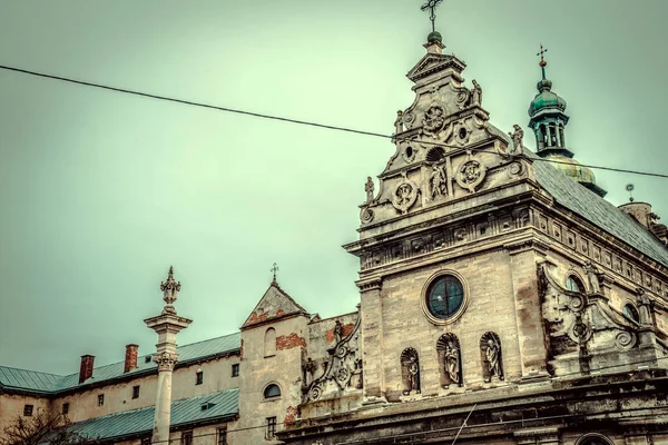 Muhteşem kış Lviv mimarisi ve sokakları