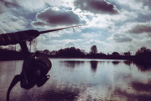 Pesca Del Luccio Sul Lago — Foto Stock