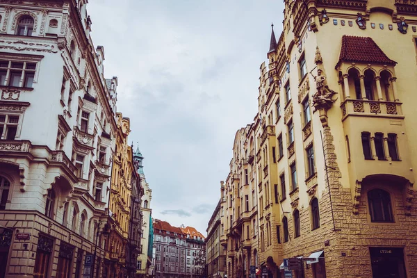 Güz Prag 'ın güzel sokakları ve mimarisi