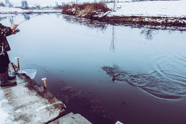 Форель Риболовля Озері — стокове фото