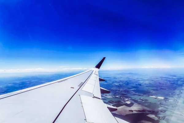 Blick Aus Dem Flugzeugfenster Flügel — Stockfoto