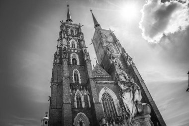 Muhteşem Mimarlık ve Kırbaç Kiliseleri