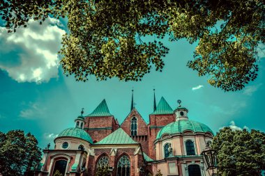 Eski Polonya şehrinin mimarisi. Pençe