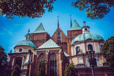 Eski Polonya şehrinin mimarisi. Pençe