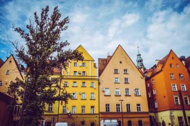 Muhteşem Mimarlık ve Kırbaç Kiliseleri