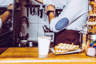 Kahve dükkanında kahve, kahve falı...