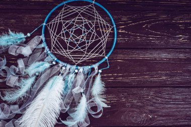 Tahta arka planda düş kapanı