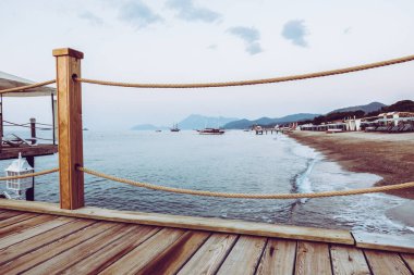 Deniz kenarında güzel gündoğumu