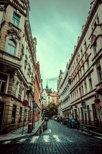 Schöne Straßen Und Architektur Des Herbstlichen Prag — Stockfoto