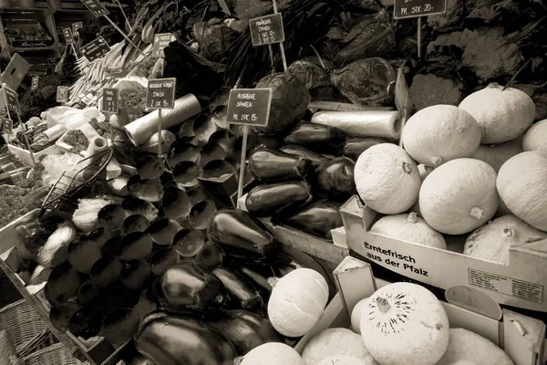 Organik Sebzeler Pazarda — Stok fotoğraf
