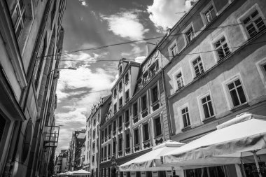 Eski Polonya şehrinin mimarisi. Pençe