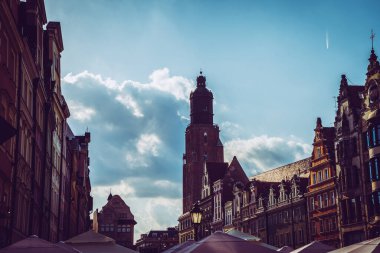 Muhteşem Mimarlık ve Kırbaç Kiliseleri