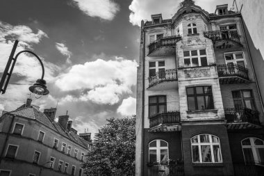 Eski Polonya şehrinin mimarisi. Pençe