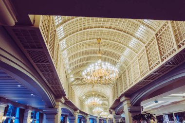 Salonun içi çok güzel.