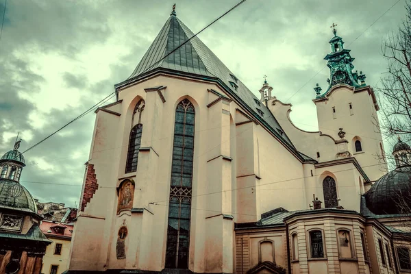 Muhteşem kış Lviv mimarisi ve sokakları