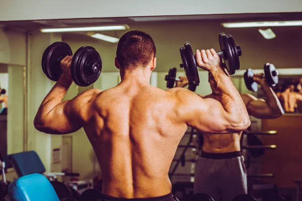 Homme Entraîne Dans Gymnase Fitness Sport Santé — Photo