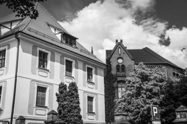 Muhteşem Mimarlık ve Kırbaç Kiliseleri