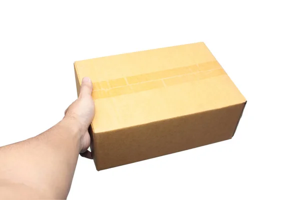 Adamın elini koli kutularında vermek için germe, elini