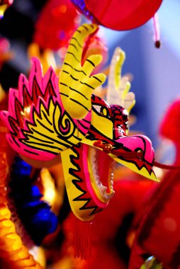 Dragon oyuncak kağıt .