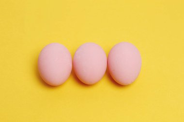 Yumurta Sarı zemin üzerine korunmuş