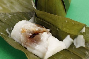 Tay tatlı sarılmış Buhar.